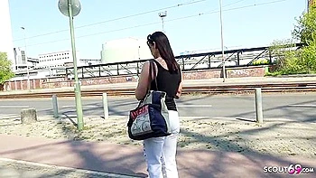 Aged Julia Tempt Anal At Street Casting