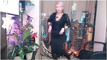 Dirty Dancing Of Luxurious Mature Whore & Her Gaping Cunt .!