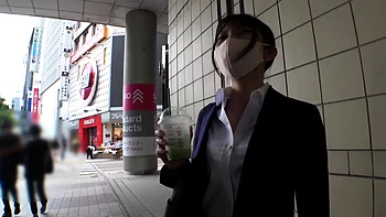 0010651_ずらし挿入 口淫 騎乗位などが含まれている