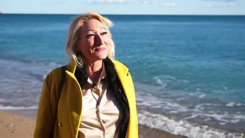 Oney, 23, a very cerebral young woman from Aix... - Jacquie et Michel TV