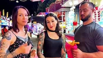 Sienna discovers voyeurism with Pam... - Jacquie et Michel TV