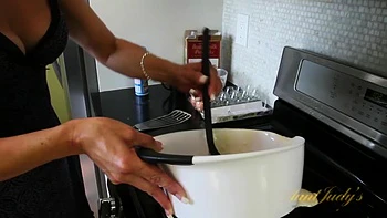 Mimi Moore's Famous Penis Pancakes