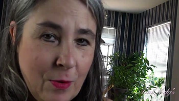 Grace Encourages You to Masturbate with Her