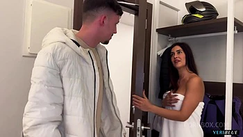 He Meet's A Girl And Fuck's Her Friend While She Showers