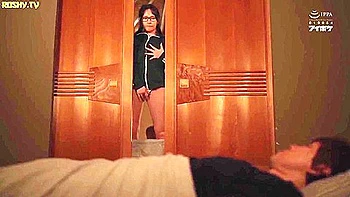 When I Returned Home, My Older Stepsister Had Become A Shut-in And A Mourning Woman [decensored]