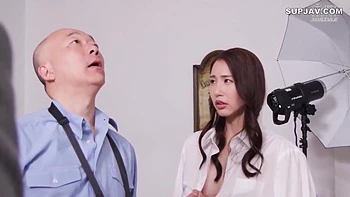 (rm) My Wife Became A Nude Model In Front Of My Boss