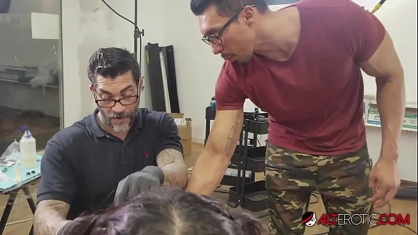 Kitty Jaguar fucked after having her asshole tattooed