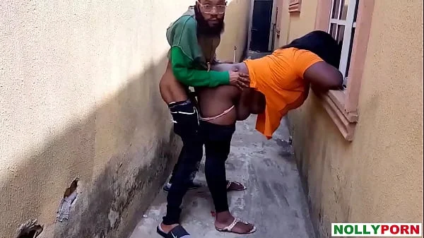 Strawberry Tripsy Caught Fucking Landlord's At The Backyard Publicly