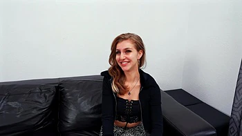 Kayden prepares Ava - Jacquie et Michel TV