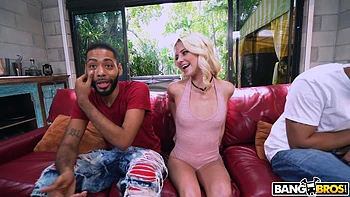 Riley Star Fucks a Fan