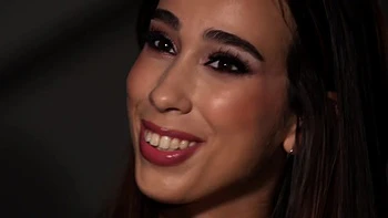 Lauren's libidinous wait with strangers - Jacquie et Michel TV