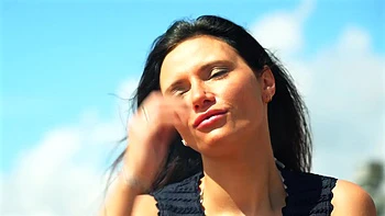 So pretty Mya ... - Jacquie et Michel TV