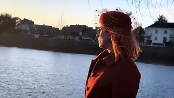 Emma knows how to relax... - Jacquie et Michel TV