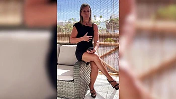 Samantha, 35, and the biker... - Jacquie et Michel TV