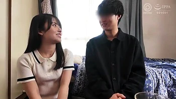 爽やか系美女が男の乳首舐めやフェラで素人M男を責めるハメ撮り痴女プレイ