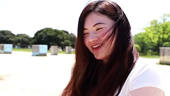 Hカップのムッチリボディがエロい人妻が久しぶりのセックスで感じる