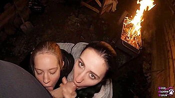 Ffm Threesome Sucking On The Backyard