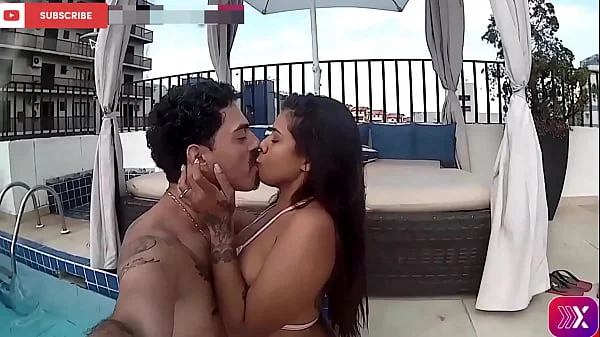 Sexo POV na piscina da Cobertura no Guarujá - Lucao e Lunna Vaz