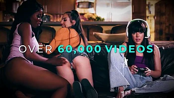 GIRLSWAY - Lovers Chloe Surreal  Jessica Ryan Have Passionate Squirting Sex POV - SPANISH SUBTITLES: Porn