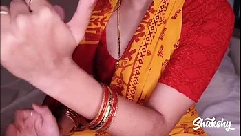 Indian Wife Cheats On Husband With Ex Boyfriend - Homemade Blowjob & Doggy Style