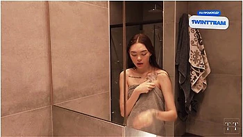 Ducky Nashidni, Kwini Kim And Tim Team In Im So Glad The Hotel Sauna Is Shared :)