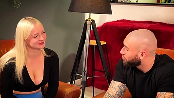 Nathalie, 26 years old, enjoys it when anal sex happens... - Jacquie et Michel TV