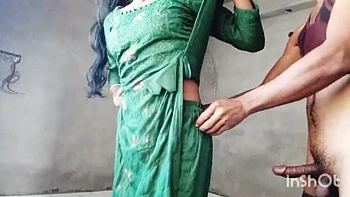 Desi Girlfriend Blowjob and Doggy Style Sex with Boyfriend in New Building Homemade