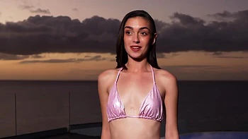 It's Davina's big day! - Jacquie et Michel TV