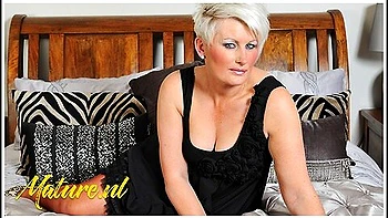 Horny Housewife Drills Her Pussy & Ass At Once