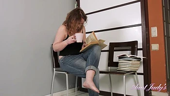 Valeria Morning Coffee Full Bush Masturbation