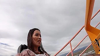 Cute Amateur Girl Shows Off In Public