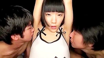 Her body is touched and she gives blowjobs one after another and gets fucked hard.