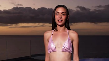 It's Davina's big day! - Jacquie et Michel TV