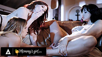 MOMMY S GIRL - Stepsisters Coco Lovelock Leda Lotharia Learn To SQUIRT From Stepmom Jessica Ryan