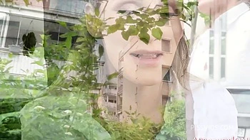 Linda Leclaire Wetting Jeans On The Street