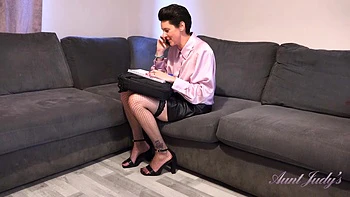 Scarlet Has Some Steamy Hot Phonesex at Her Home Office