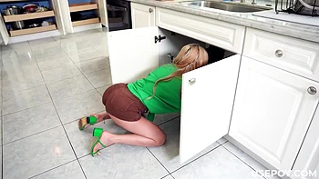 Mayara Lopes - Gets Fucked From Behind While Cleaning