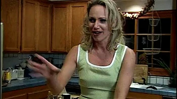 Young pretty blonde was seduced my elder carpet muncher on the kitchen