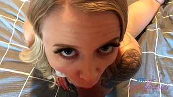 Blonde chick gets fucked in missionary position - Paris White