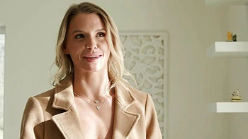 Will Tile gets his bbc sucked by hot Evelyn Payne in cowgirl