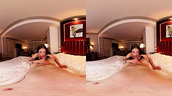 POV 20-Year-Old Scarlett Rosewood Pleases Older Cock