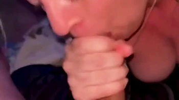 je prend une faciale dans la fourgonette