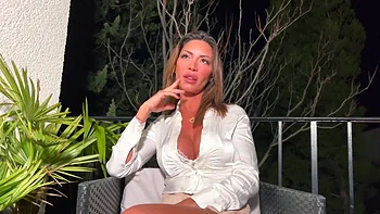 Taken out to sea... - Jacquie et Michel TV