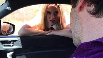 Babe Hitchhiking Picked Up For Amateur Casting