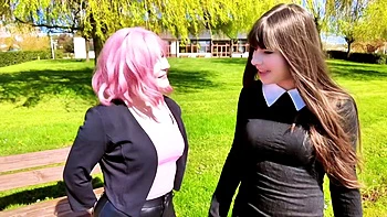 Explosive boat trip for Emma, 30 years old! - Jacquie et Michel TV