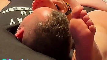 My Stepsister Stuffed My Mouth With Her Stinky Feet Again While She Played With My Cock