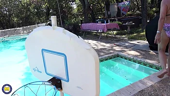 Hot Californian Granny Demi Loves Masturbating in the Sun