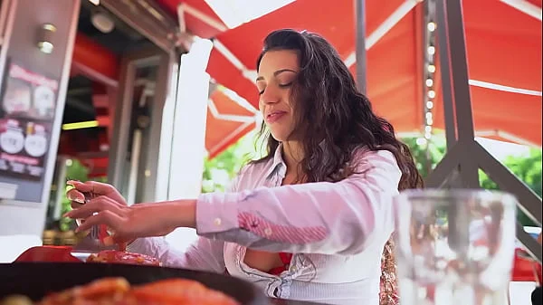Latina loves Pizza with cum toping