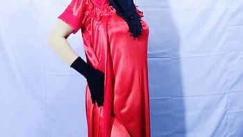 Bangladeshi Beautiful Hot Housewife Having Sex And Dancing Inside The Room