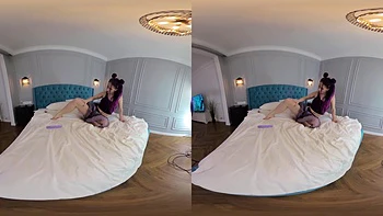 Sata Jones Plays With Toys In The Bed Anl Sofa